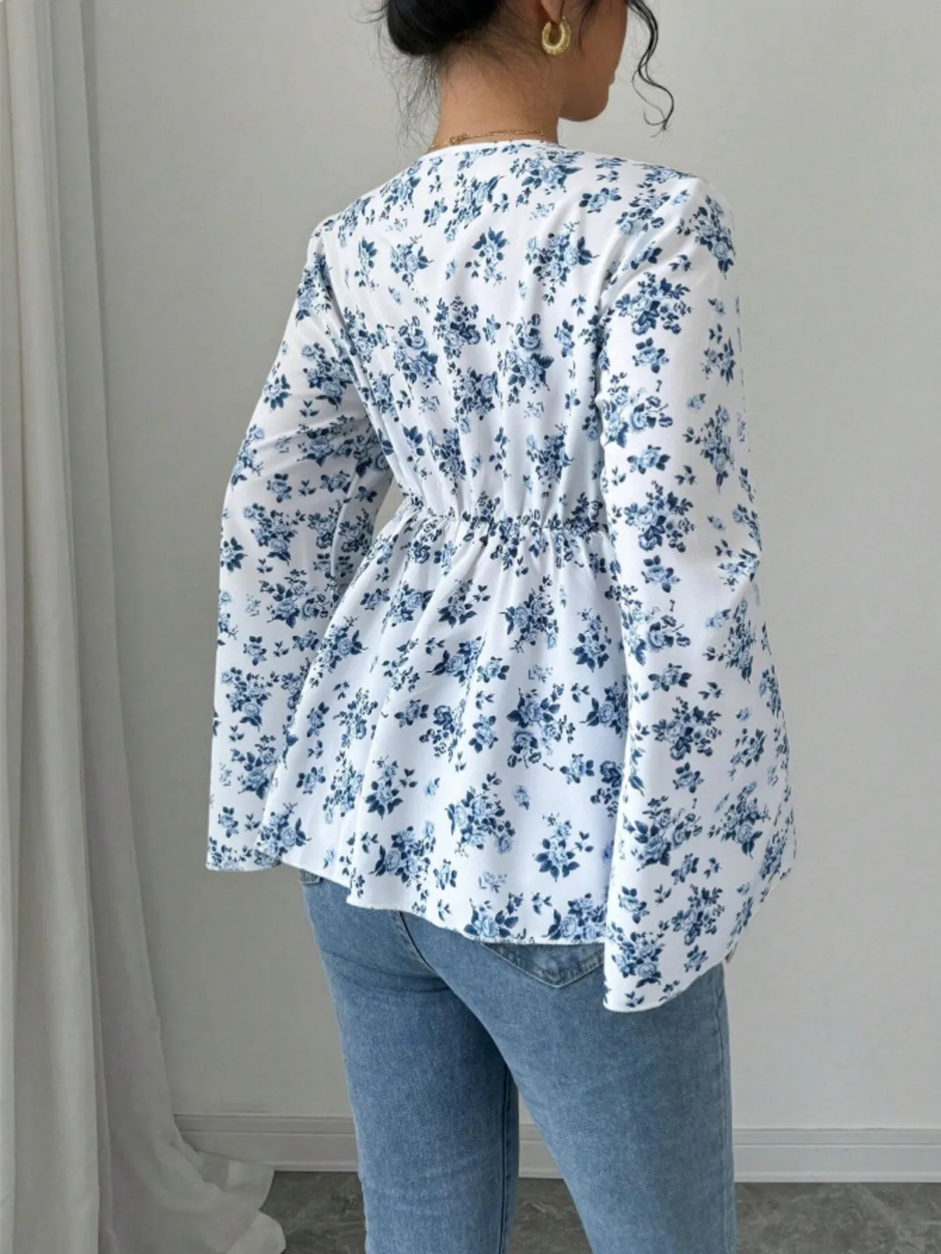 Trendsi Floral Print V-Neck Long Sleeve Blouse