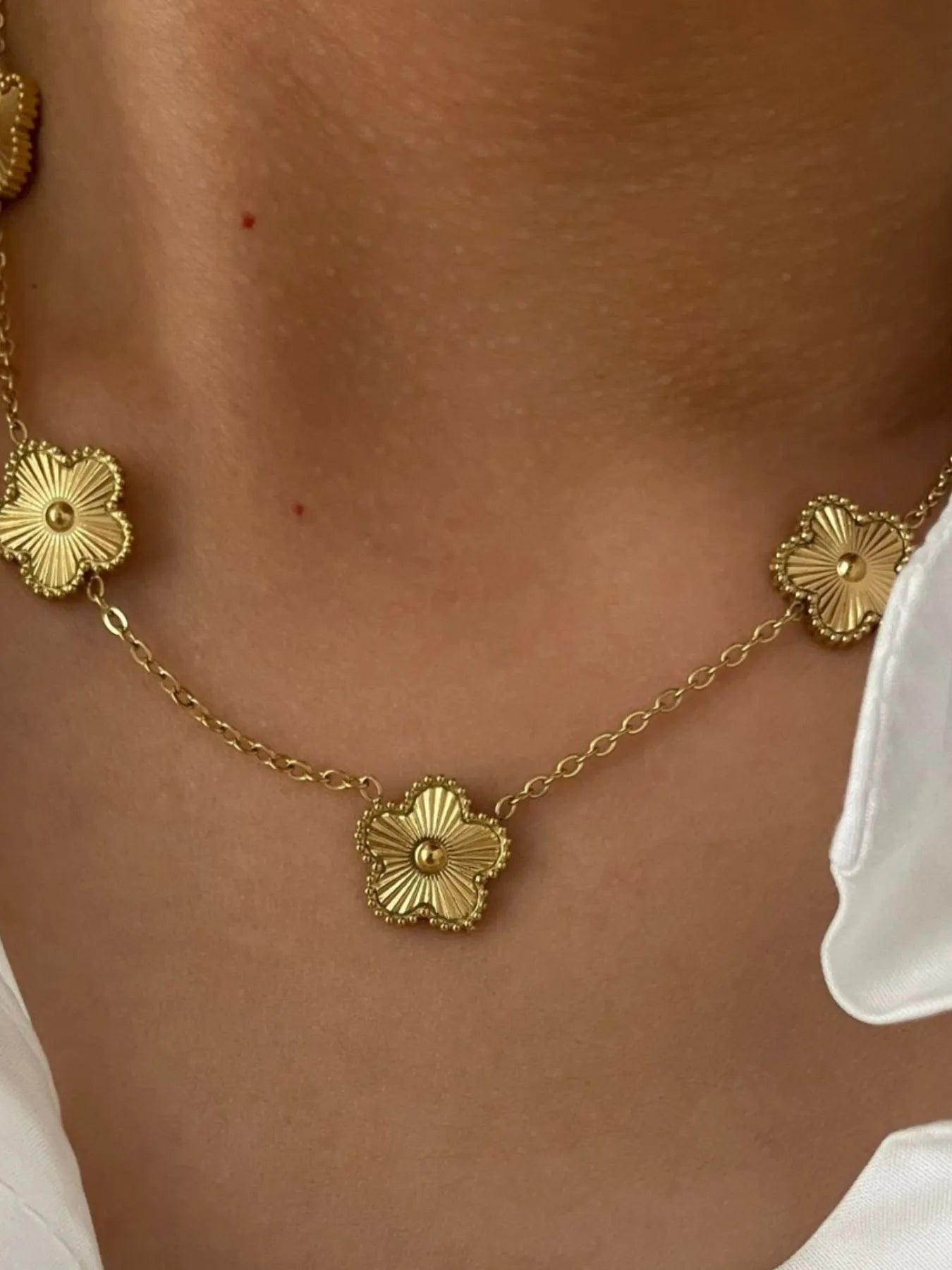18K Gold-Plated Flower Chain Necklace Easy Apparels
