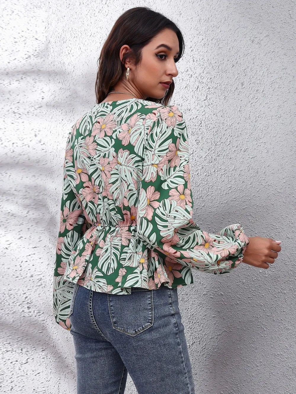 Trendsi Floral V-Neck Balloon Sleeve Peplum Blouse