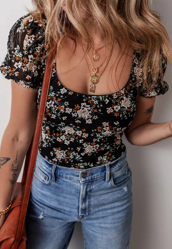 Trendsi Printed Scoop Neck Short Sleeve Bodysuit
