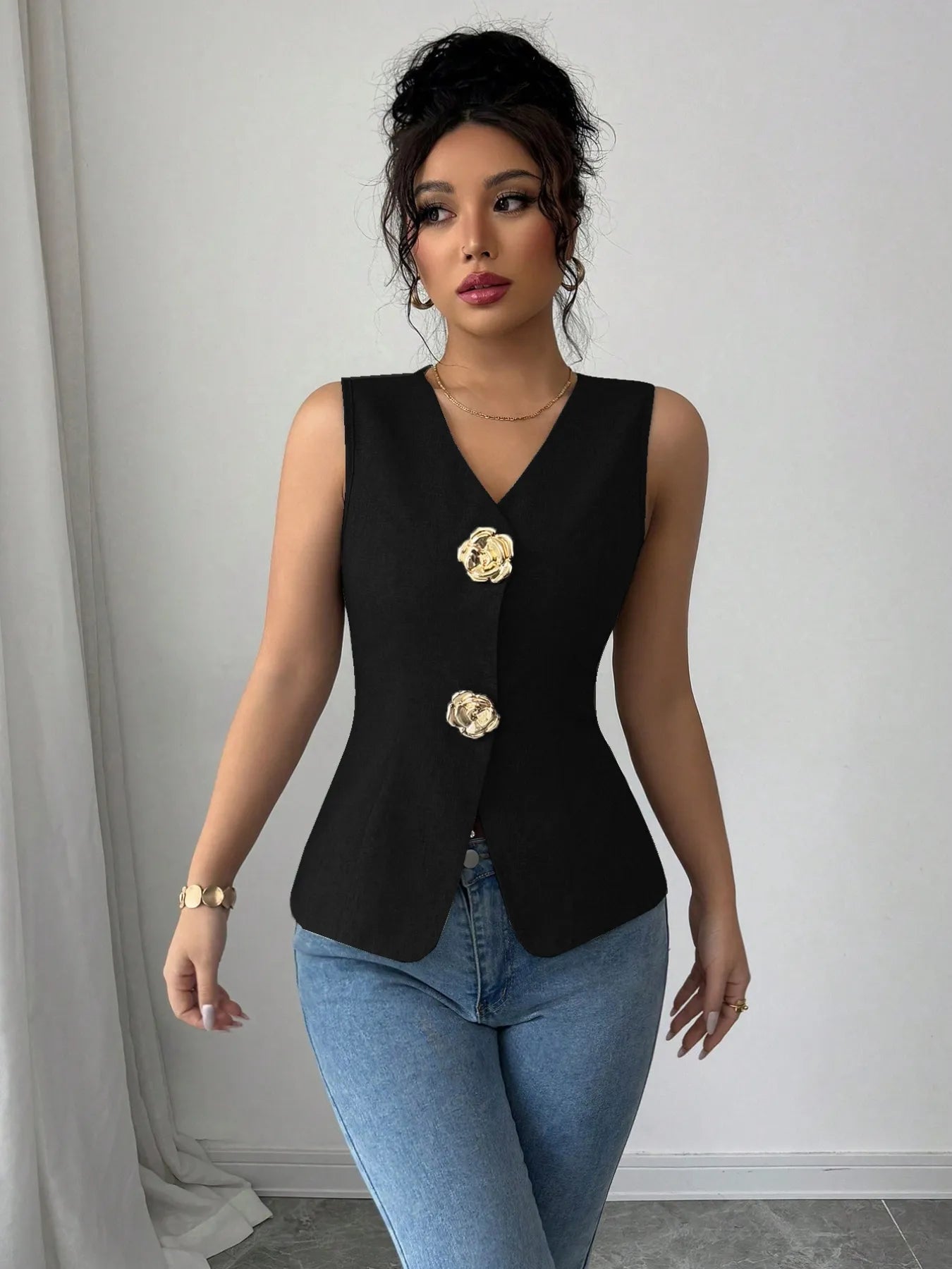 Trendsi V-Neck Button Detail Tank Top
