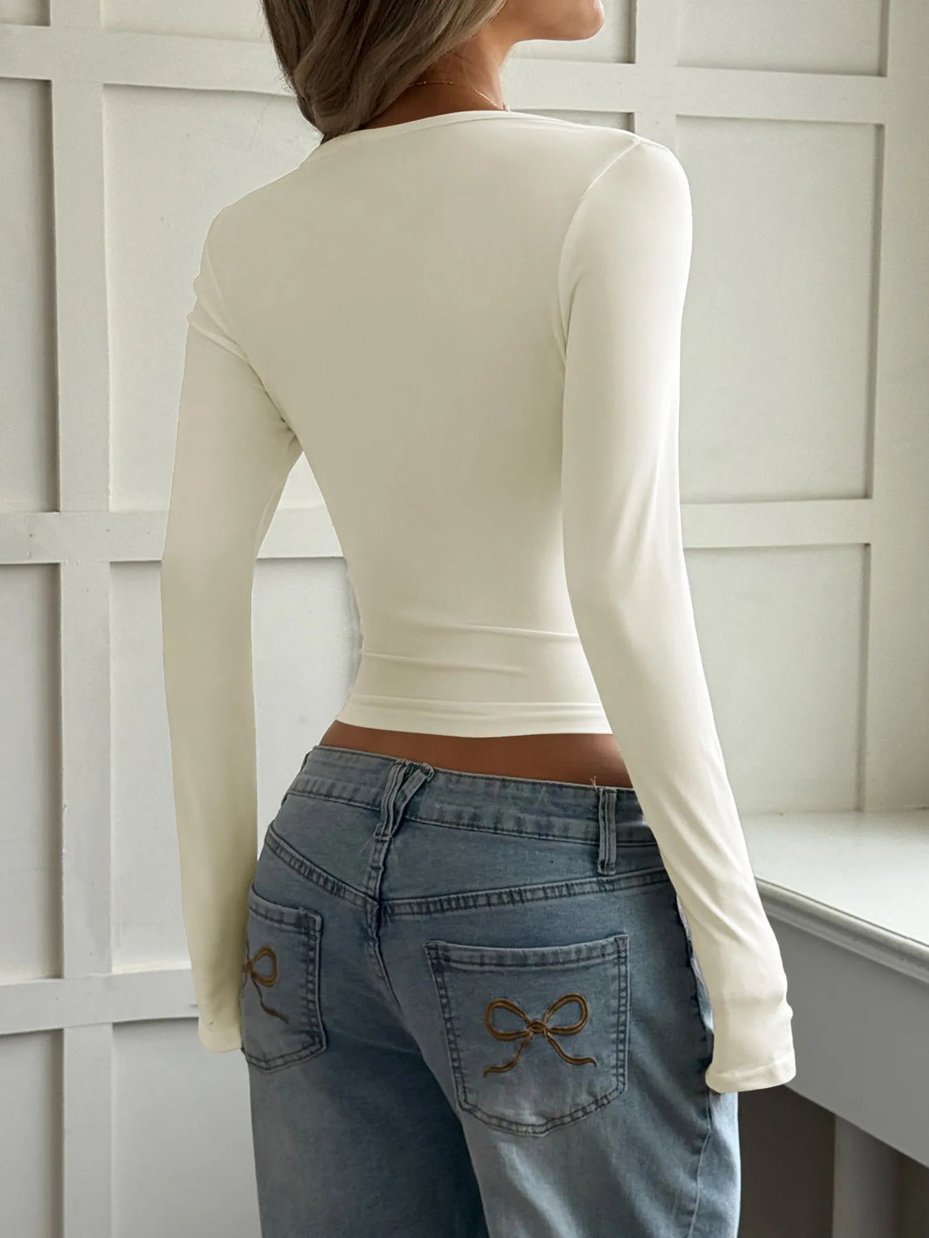 Trendsi Cut-Out Long Sleeve Crop T-Shirt