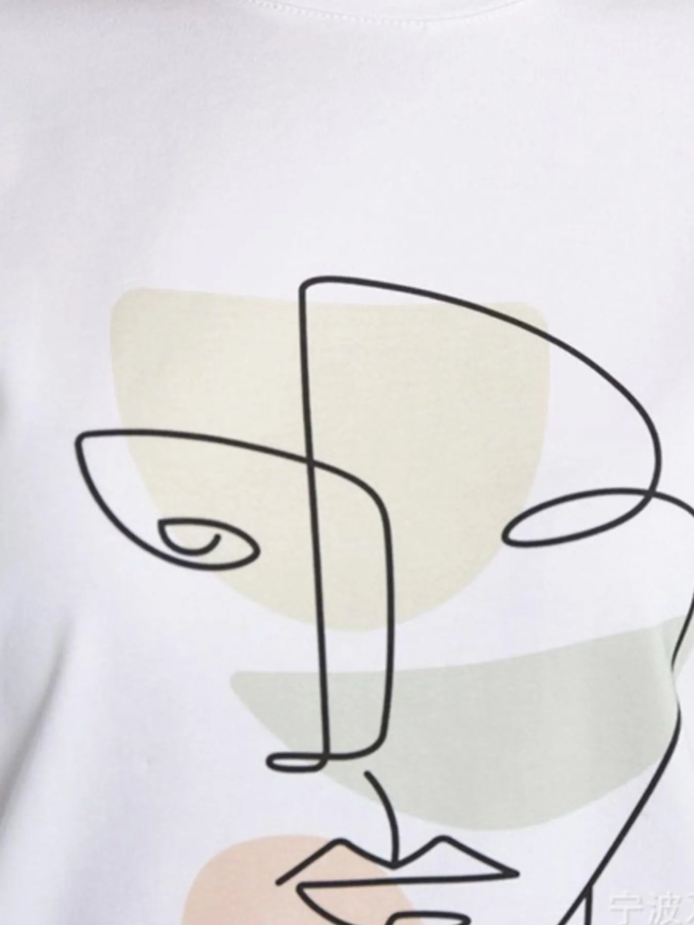 Trendsi Abstract Face Graphic Casual Round Neck T-Shirt