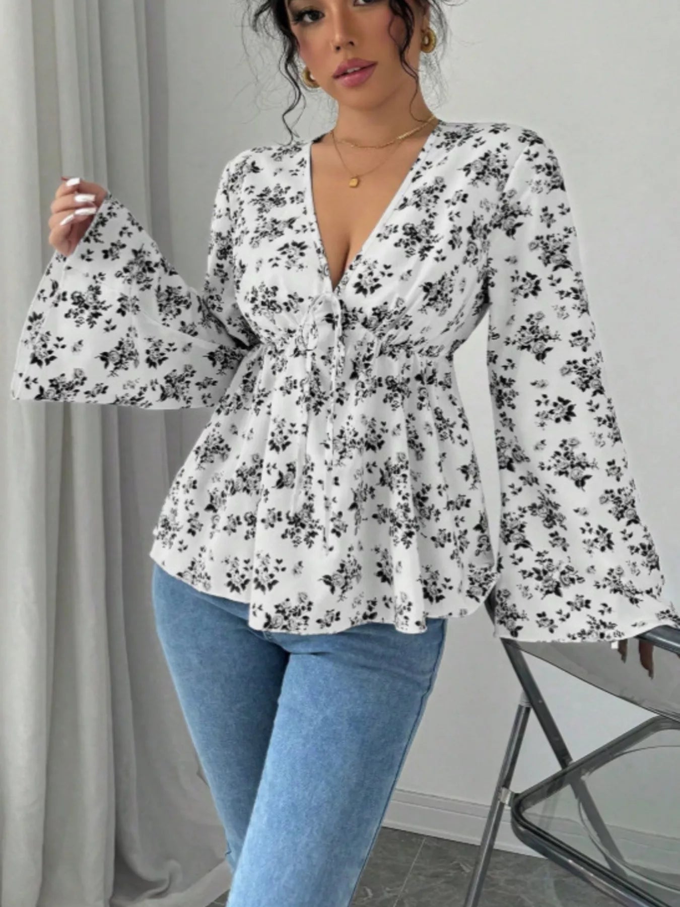Trendsi Floral Print V-Neck Long Sleeve Blouse