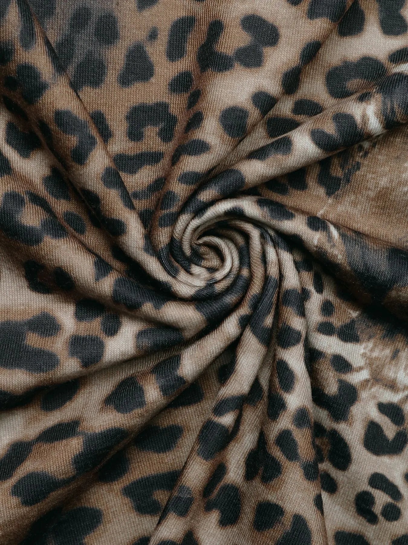 Trendsi Leopard Print Long Sleeve Fitted T-Shirt