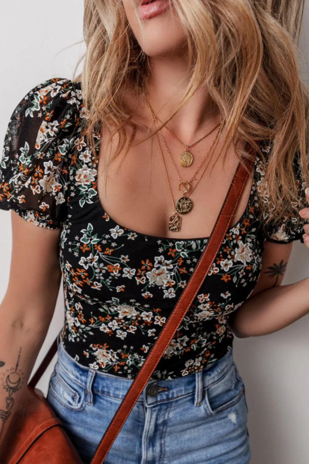 Trendsi Printed Scoop Neck Short Sleeve Bodysuit