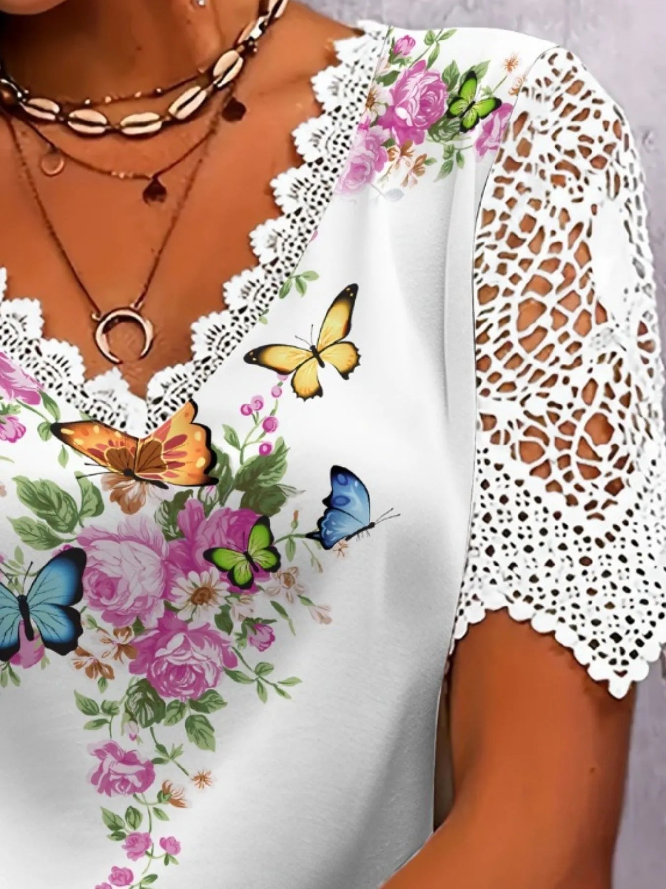 Trendsi Full Size Printed Lace Sleeve V-Neck T-Shirt Plus Size