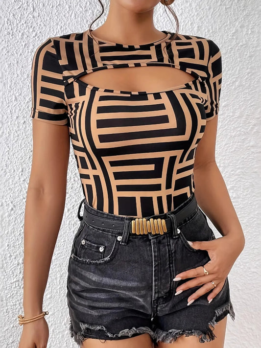 Trendsi Geometric Print Cutout Short Sleeve T-Shirt