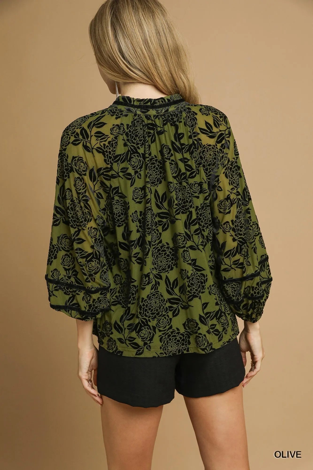Trendsi Umgee Full Size Floral Velvet Blouse with Balloon Sleeves Plus Size