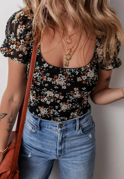 Trendsi Printed Scoop Neck Short Sleeve Bodysuit